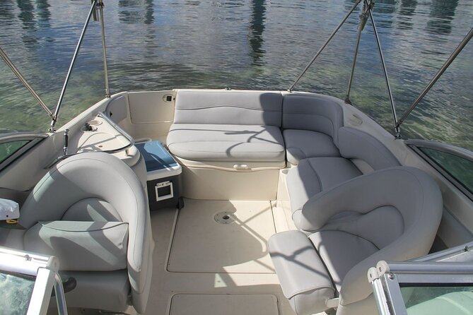 26 Ft Boat, Miami Bay Tour for 2 or 4 hours. 10 people - Sandbars and Party Time: Nixon Sandbar and Bear Cut Options