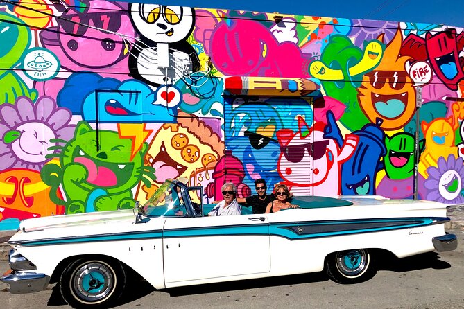 2H Private Classic Car Tour Miami Beach & Wynwood - Cruising Miami in a 1950s convertible: the real advantage