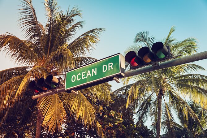 Award-winning Art Deco & History Walking Tour in Miami Beach - Pace, Comfort, and Group Size: How It Feels on the Ground