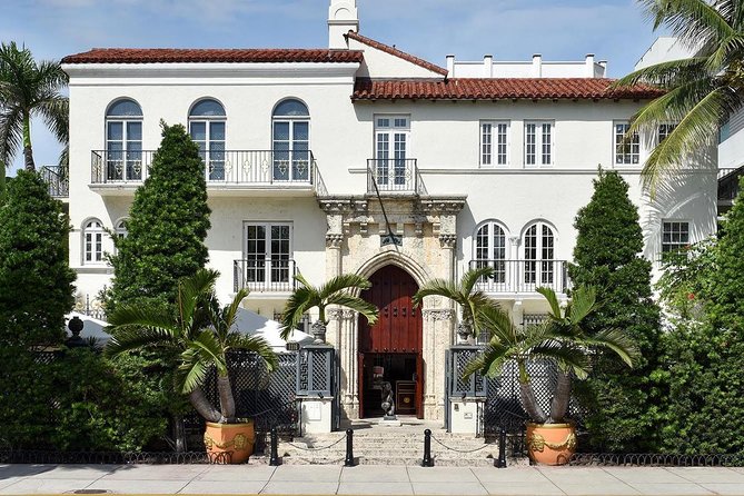 Award-winning Art Deco & History Walking Tour in Miami Beach - Ocean Drive First Leg: Hotels, Lobbies, Versace, and the Real Muscle Beach