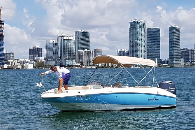 Best Miami self-driving boat rental! - The boat itself: 20ft, built for comfort and quick water access