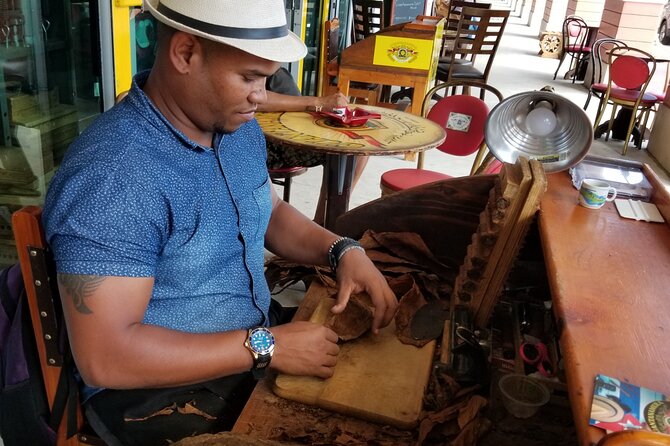 Express Little Havana & Cuban Culture Walking Tour in Miami - Walking Comfort, Group Size, and How to Prepare