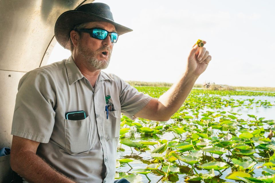 From Miami: Everglades Airboat, Wildlife Show & Bus Transfer - Wildlife show with trainers: education and up-close moments