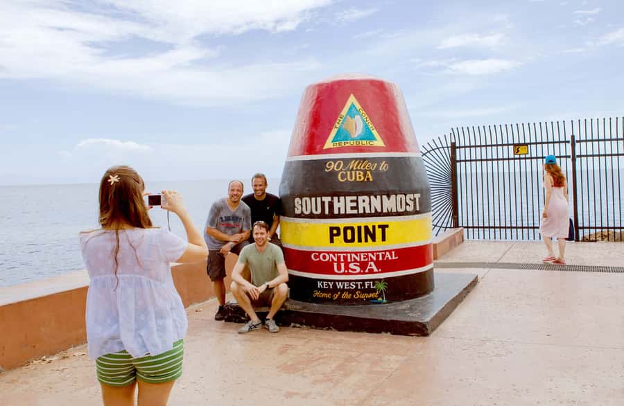 From Miami: Key West Day Tour by Motor Coach Bus - Optional Water Activities: Snorkeling or a Glass-Bottom Boat