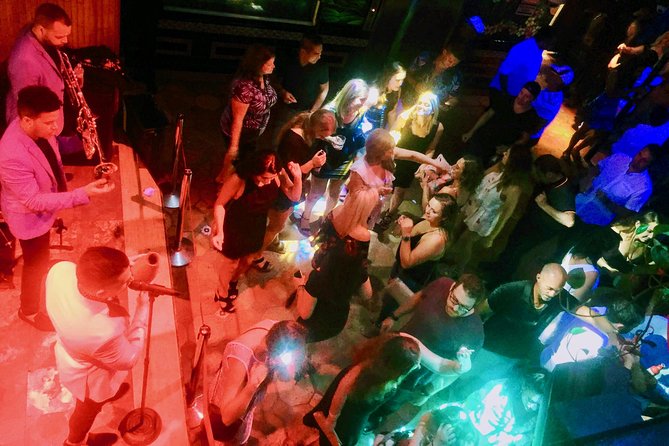 Mango's Miami: Sip & Salsa Lessons, Mojitos, Bites & Live Music - South Beach logistics: where to meet and what to wear