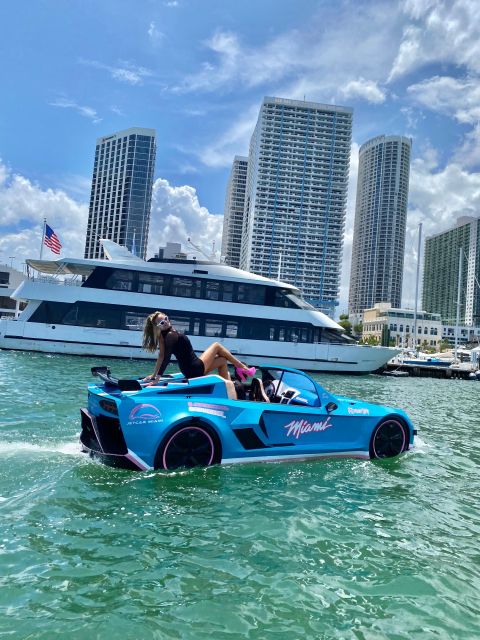 Miami: 1-hour Jetcar Rental - Cruising Past Mansions and Trendy Restaurants with Your Playlist