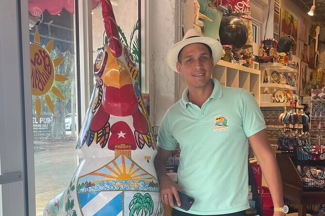 Miami All-In-One: City Sightseeing & water taxi experience - Bayside Marketplace lunch break, then the Millionaire cruise by water