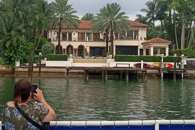 Miami and Bayside 90 min Cruise of Celebrity Islands - Miami Beach Marina and South Pointe Park: the trip’s best warm-up views