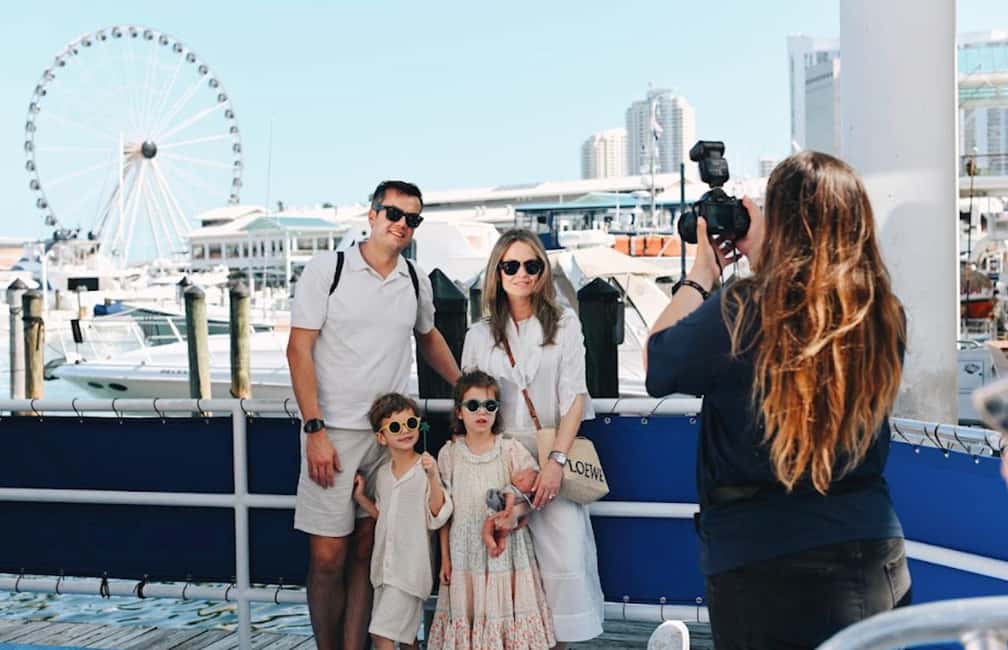 Miami: Biscayne Bay Millionaire's Homes Sightseeing Cruise - Freedom Tower to Venetian Islands: The Miami Skyline Kickoff