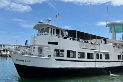 Miami: Biscayne Bay Millionaire's Row Boat Tour - Meeting at 401 Biscayne Blvd: Start Time and Seat Reality