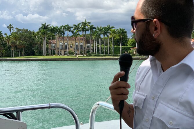 Miami Biscayne Bay rich and famous Sightseeing Boat Tour - Venetian Islands: the man-made shortcut between Miami and Miami Beach