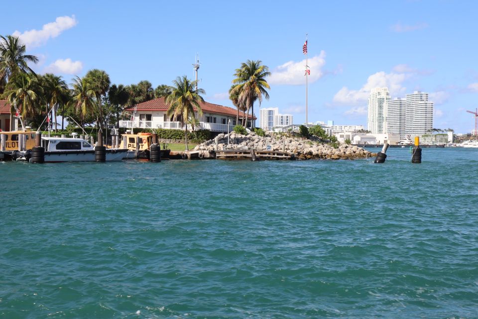 Miami Biscayne Bay: Sunset Boat Cruise & Millionaire Homes - The Boat Experience: Simple, Efficient, and Not a Party Bus