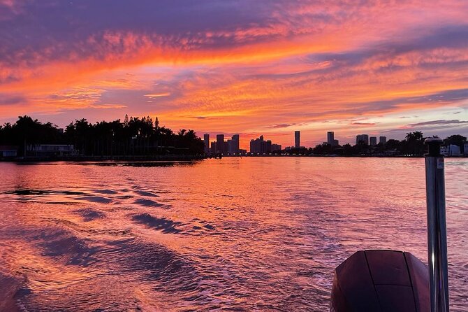 Miami Boat Tour –Day and Night Cruises with Champagne - Price and the real math: what you pay for a private charter feel