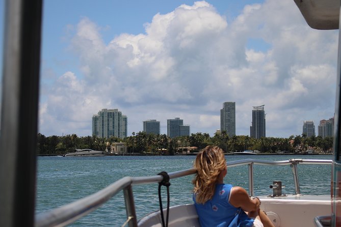 Miami Boat Tour of Celebrity Homes - Music, Narration, and the Names That Show Up