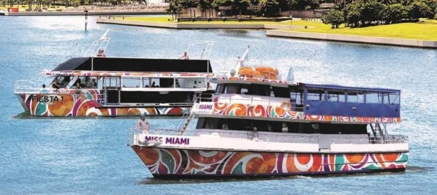 Miami: Celebrity Homes Boat Tour with Guide - Bayside Marketplace: The easiest starting point for a quick Miami cruise
