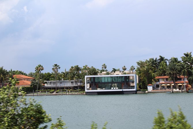 Miami City Tour - per guide, small group, includes pickup - South Beach and Ocean Drive: Art Deco sights with real context