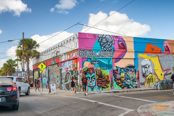 Miami City Tours – 5 Sites, 4 Stops, One Tour – 3.5 Hours of Fun - Star Island by bus: celebrity mansions from inside the air-conditioning