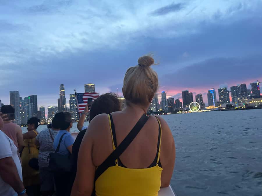 Miami Evening Boat Past Millionaire Homes on Water Taxi - A 75-minute night cruise: why this works in Miami