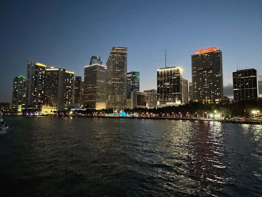 Miami Evening Boat Past Millionaire Homes on Water Taxi - The South Beach stop: how to use it without losing the evening