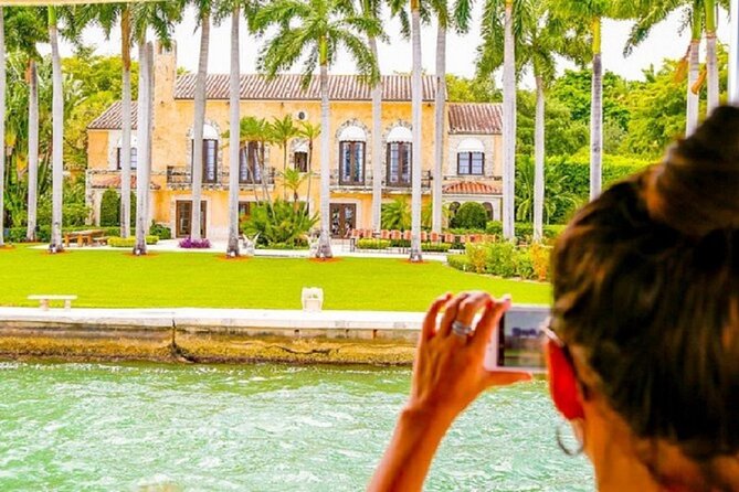 Miami Express Private Boat a 1- Hour Luxury Experience - Meeting at 2550 S Bayshore Dr: How to Find the Docks Smoothly