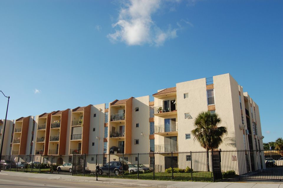 Miami: Half-Day City and Boat Tour - A fast, two-sided taste of Miami: bus first, boat second