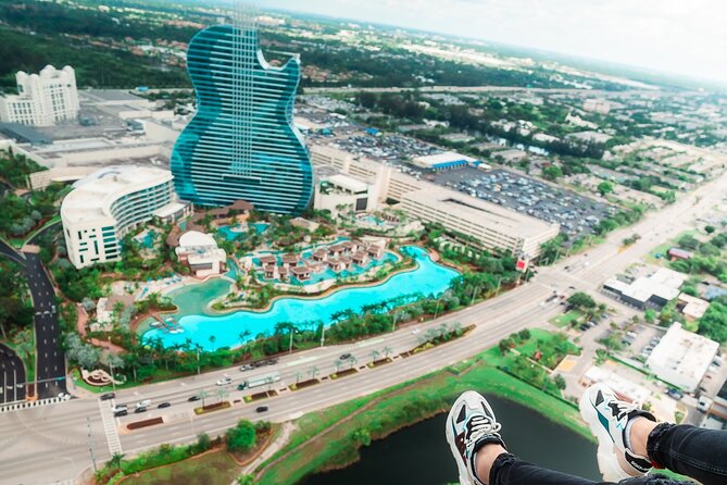 Miami Helicopter Tour Hard Rock and Beach - The start in Pembroke Pines: meeting, parking, then lift-off