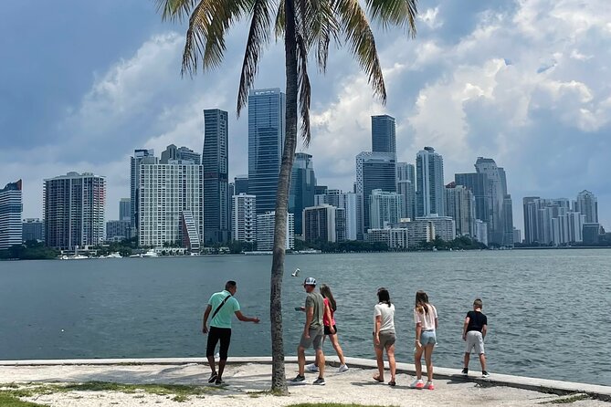 Miami in 3.5 Hours: Sightseeing, Traditions & Photography Tour - Bayside Marketplace: The Best Place to Eat After the Route