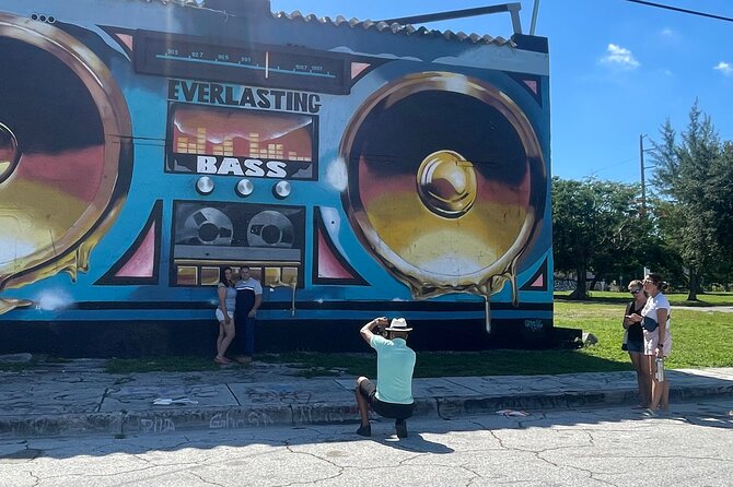 Miami in 3.5 Hours: Sightseeing, Traditions & Photography Tour - Price and Logistics: What You’re Really Paying For