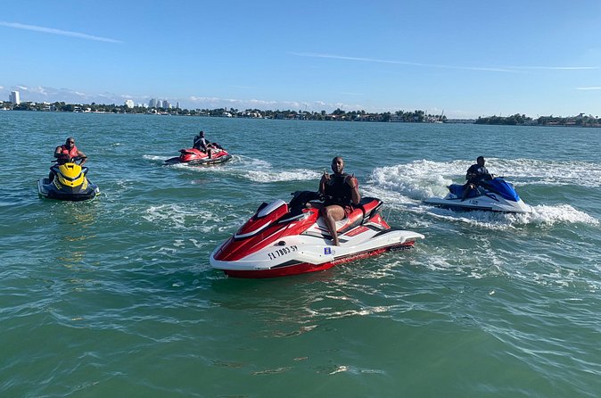 Miami Jet Ski Rental: chase the Ocean, ride the Waves - Staff and professionalism: the positive pattern and the outliers