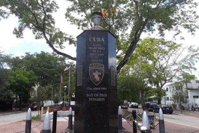 Miami Little Havana Food Tour Corporate or Family Any Size Group - Agustín Gaínza Arts and Tavern: where a Cuban artist becomes part of the night