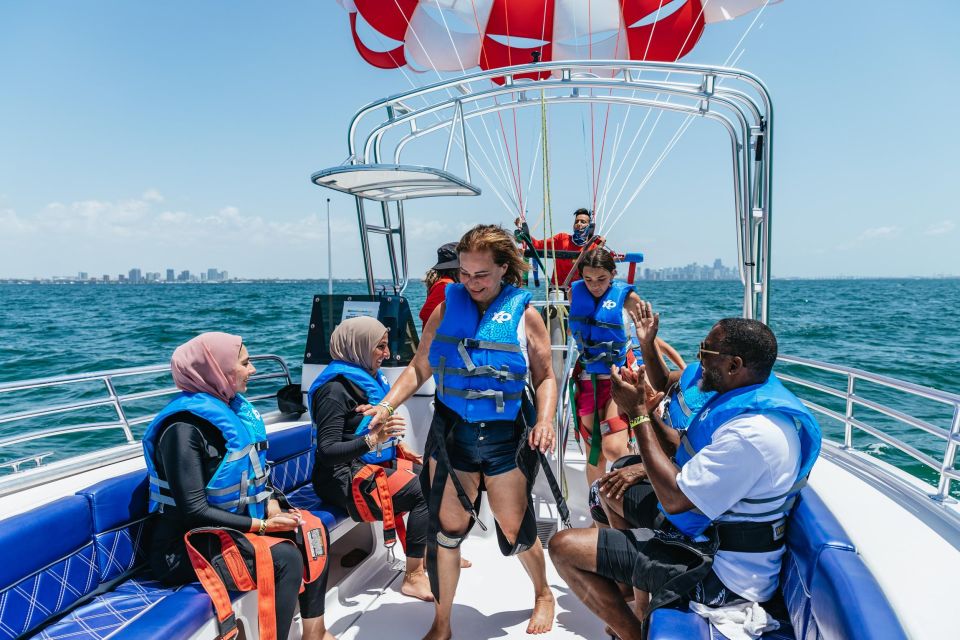 Miami: Parasailing Experience in Biscayne Bay - Photos and spectators: how extras change the final bill
