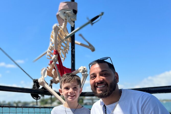 Miami Pirate Boat Tour: Skyline & Celebrity Homes - Drinks and snacks: what you should expect to pay attention to