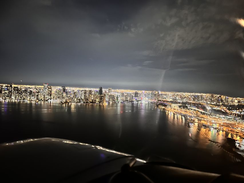 Miami: Romantic 1-Hour Private Flight Tour with Champagne - Entering the Moment: What Makes This Flight Work