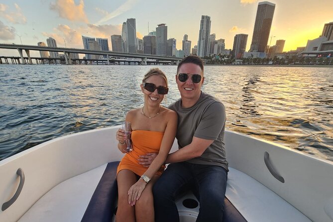Miami Shared Boat tour, 2 hours on a 24 ft boat. 6 people total. - Where You Go: Miami River, Biscayne Bay, and the Skyline-Photo Loop