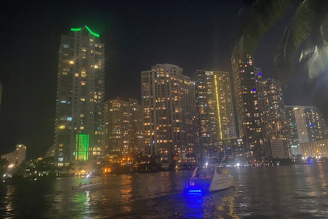 Miami Sightseeing Cruise on a Luxury Yacht - Should you book the Miami Sightseeing Cruise on a Luxury Yacht?