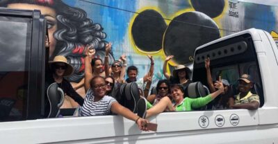 Miami Sightseeing Tour in a Convertible Bus (French) - Riding the Art Deco District from a Glass-Roof Convertible