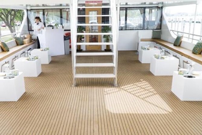 Miami Sip & Sea: Cocktail Cruise & Sunset Boat Tour - Bayside Marketplace to Pier 5: how to avoid the “where is it” moment