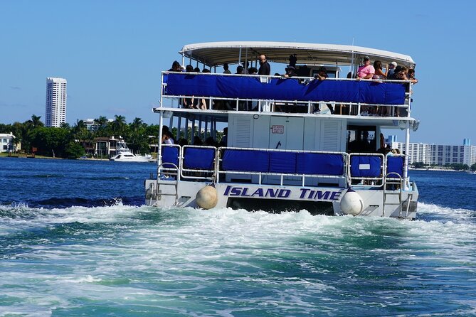 Miami Sip & Sea: Cocktail Cruise & Sunset Boat Tour - The MacArthur Causeway and the island neighborhoods: how the “wealth belt” looks from one deck