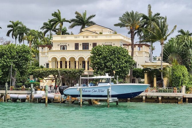 Miami Skyline Boat Cruise Past Millionaire's Homes Optional Stop - Onboard Vibe: Music, Cash Bar, and the Narration Quality