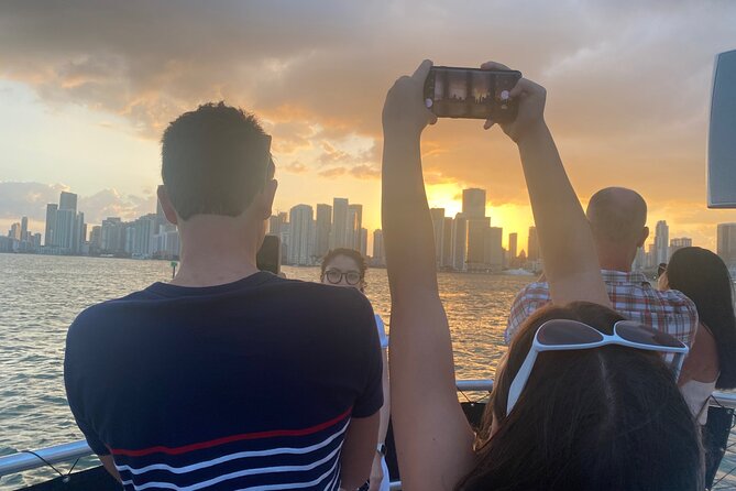 Miami Skyline: Happy Hour Cruise Music & Cash Bar - Happy hour music and the cash bar: what to do with drink confusion