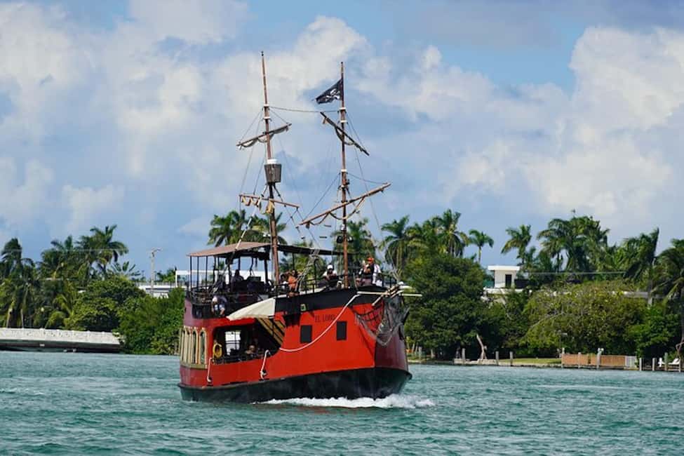 Miami: Skyline & Millionaire's Homes Pirate Boat Cruise - The pirate-boat vibe: more than just a costume