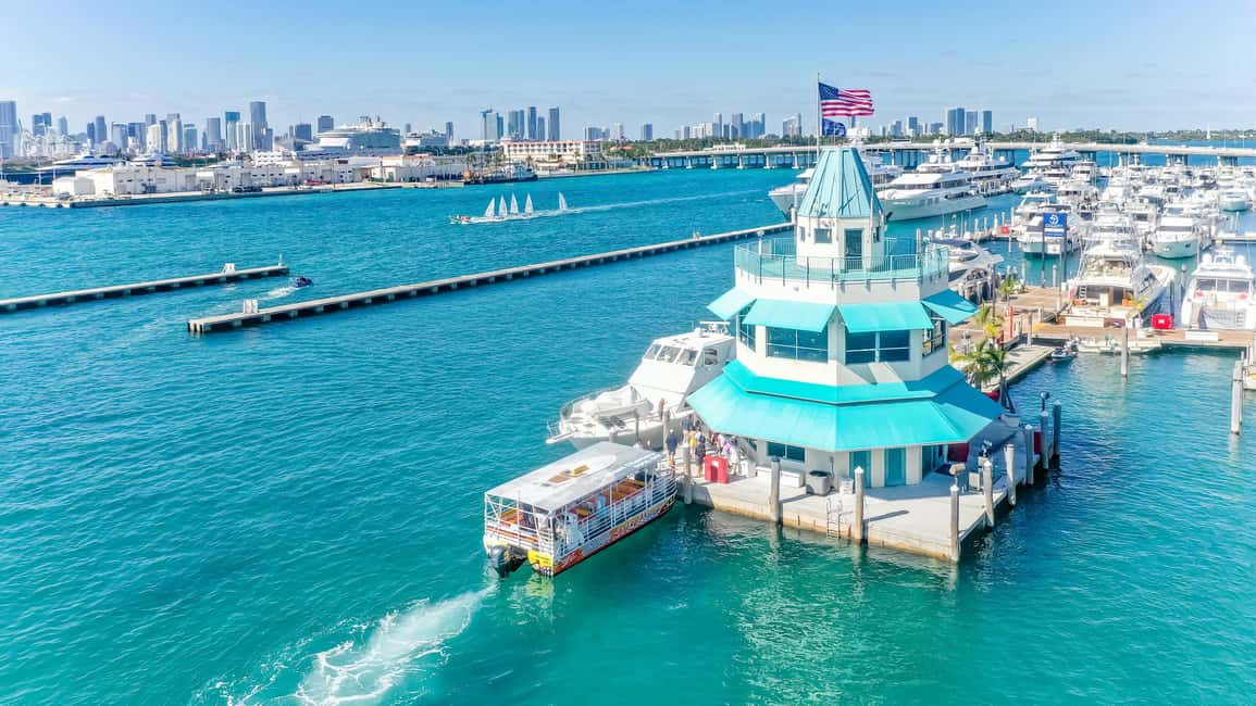 Miami: Skyline Sightseeing Cruise Millionaire Homes & River - Captain Commentary: Bilingual Stories, But Expect Variability