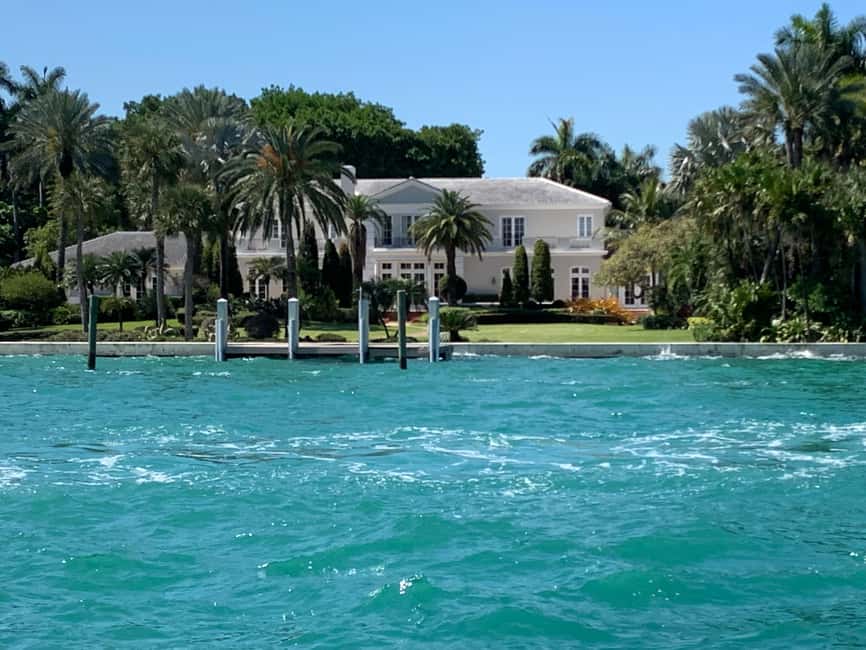 Miami: Skyline Sightseeing Cruise Millionaire Homes & River - Seating, Group Size, and Comfort for Tall or Tallish Travelers