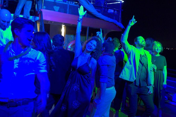 Miami Skyline Views and Biscayne Bay Cruise - How the bilingual narration and music keeps the cruise moving