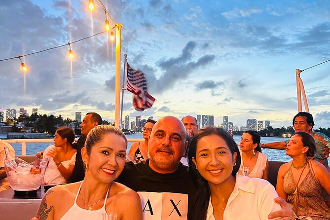 Miami Sunset Champagne Cruise with Skyline Views - Star Island and Millionaire’s Row: celebrity homes from the bay