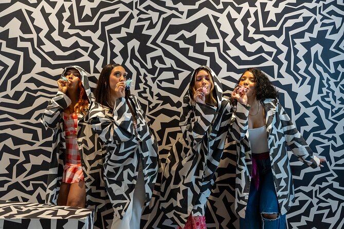 Paradox Museum Miami - Photo ops and staff help: how to get the best shots