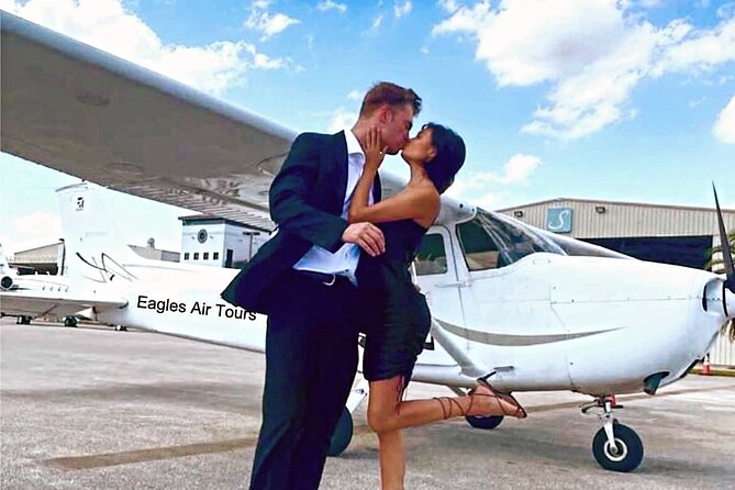 Private 60 Minute Romantic Air Tour with Champagne in Miami - Your One-Hour Flight: What to Expect in the Cessna 172