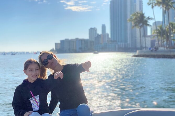 Private Boat Ride in Miami with Experienced Captain and Champagne - Millionaire Row, Star Island, and Fisher Island: the best Miami viewing angles