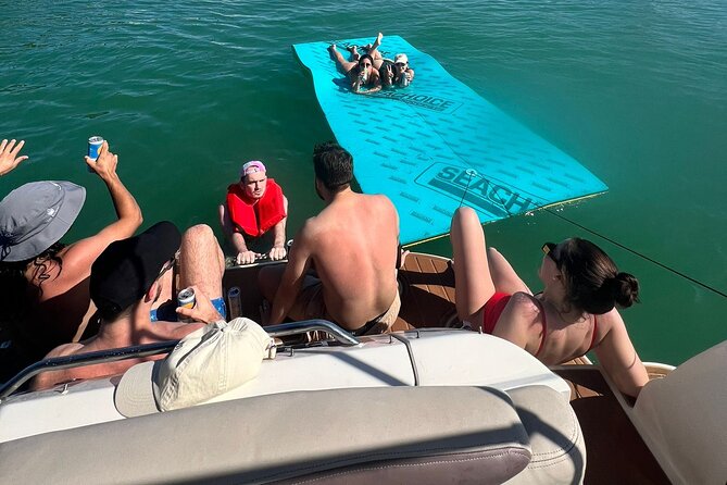 Private Yacht Rental in Miami Up to 12 People - Service, Access, and Group Comfort