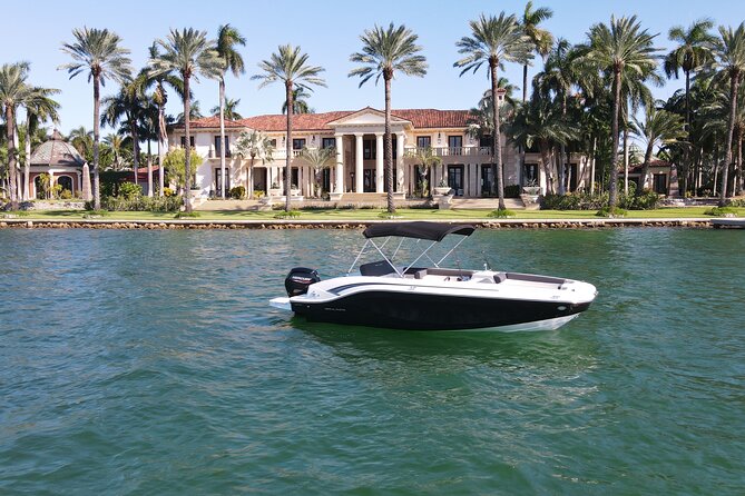 Snorkel & Millionaire Row - Private Miami Boat Tour w/ Drinks - Millionaire’s Row from the water: Millionaire’s Bunker and celebrity privacy